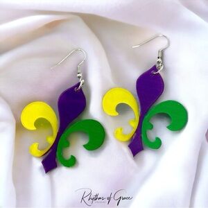Fleur de Lis Dangle Earrings: Sparkle & Celebrate Mardi Gras in Style! NWT